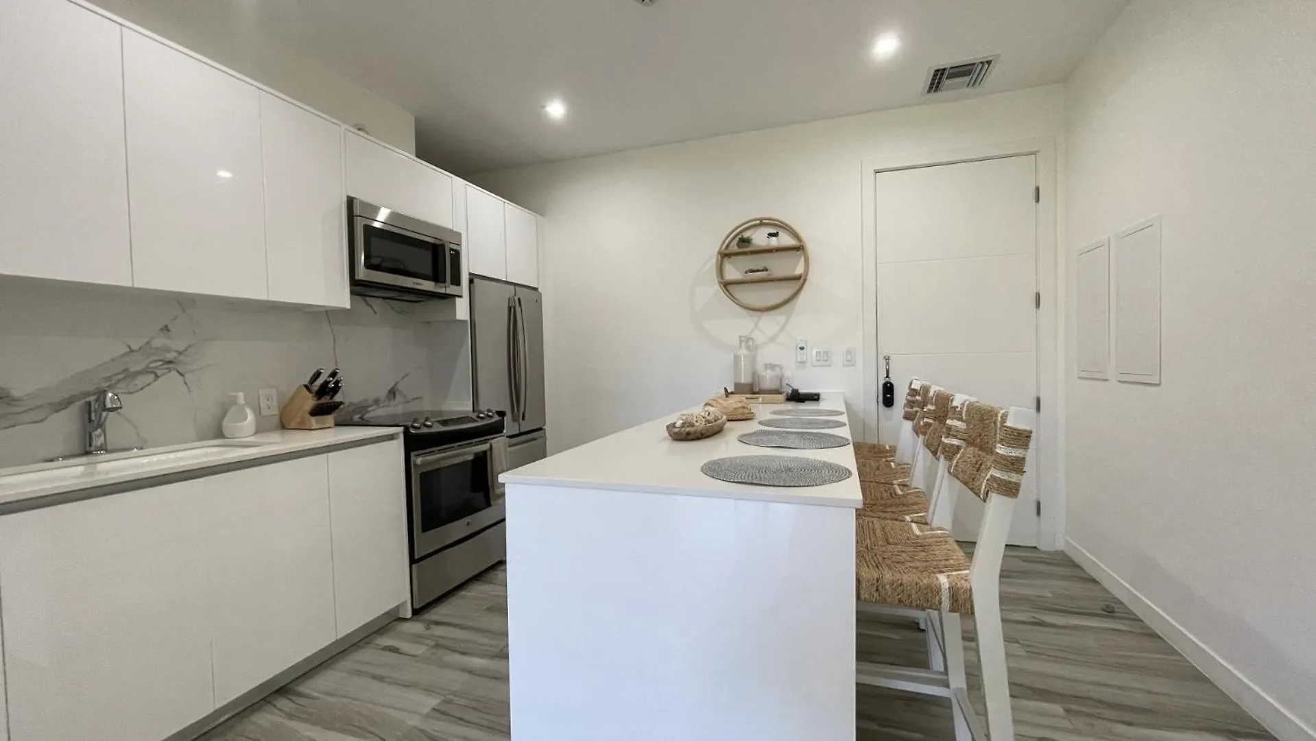 Apartment The Cove - Location Is Everything! - Luxurious - Free Parking Palm Beach